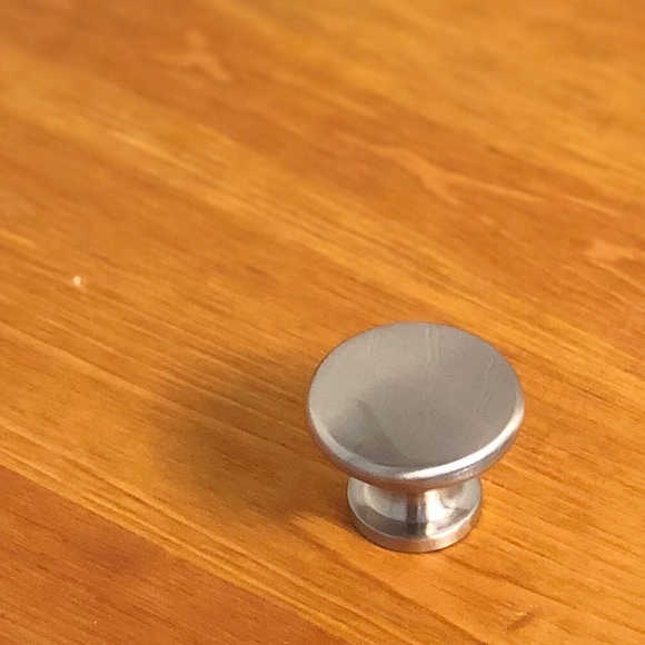 ♦️SOLD♦️Set of 10 satin nickel knobs (NWT) - Picture 6 of 8